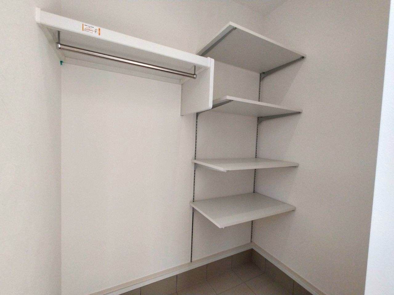 湖西市鷲津４期 西棟【内覧可能】