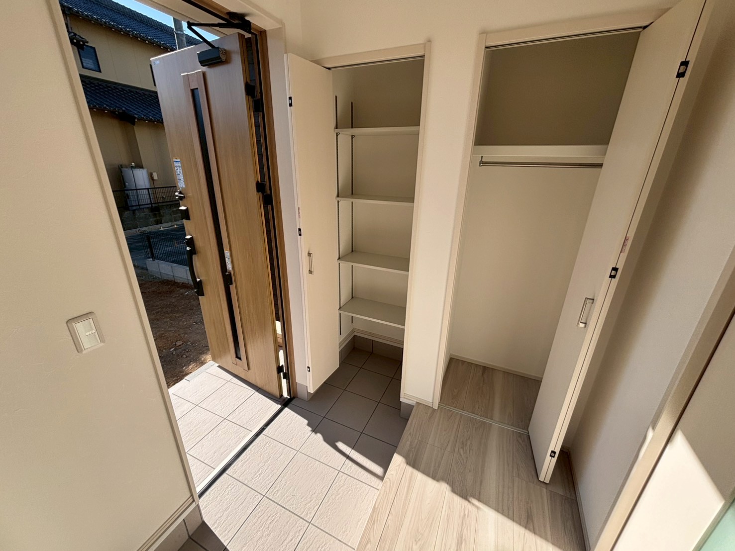 豊川市篠束町2期 東棟【内覧可能】