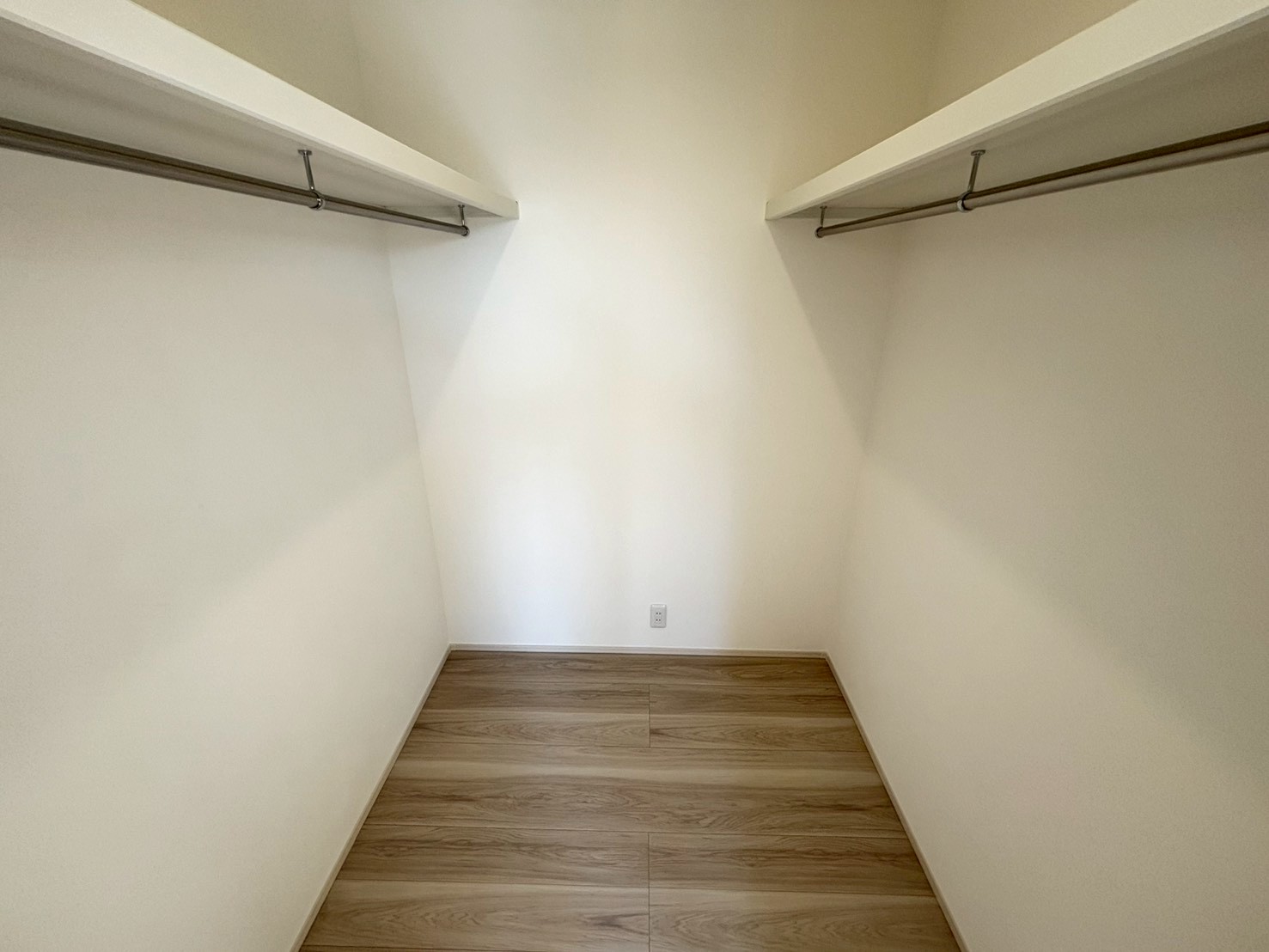 豊川市篠束町2期 東棟【内覧可能】