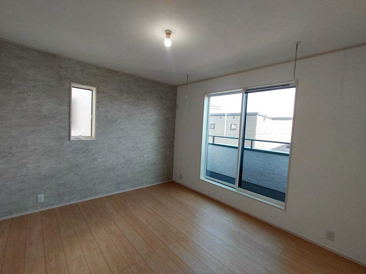 豊川市西桜木町２丁目西棟【内覧可能】