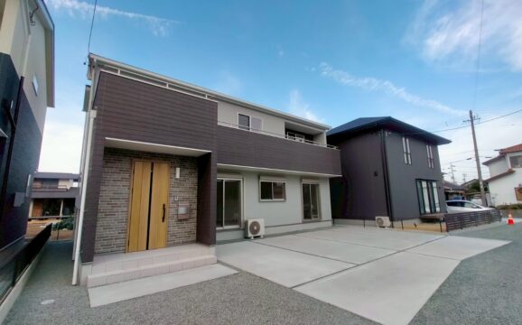 豊川市篠束町2期 東棟【内覧可能】