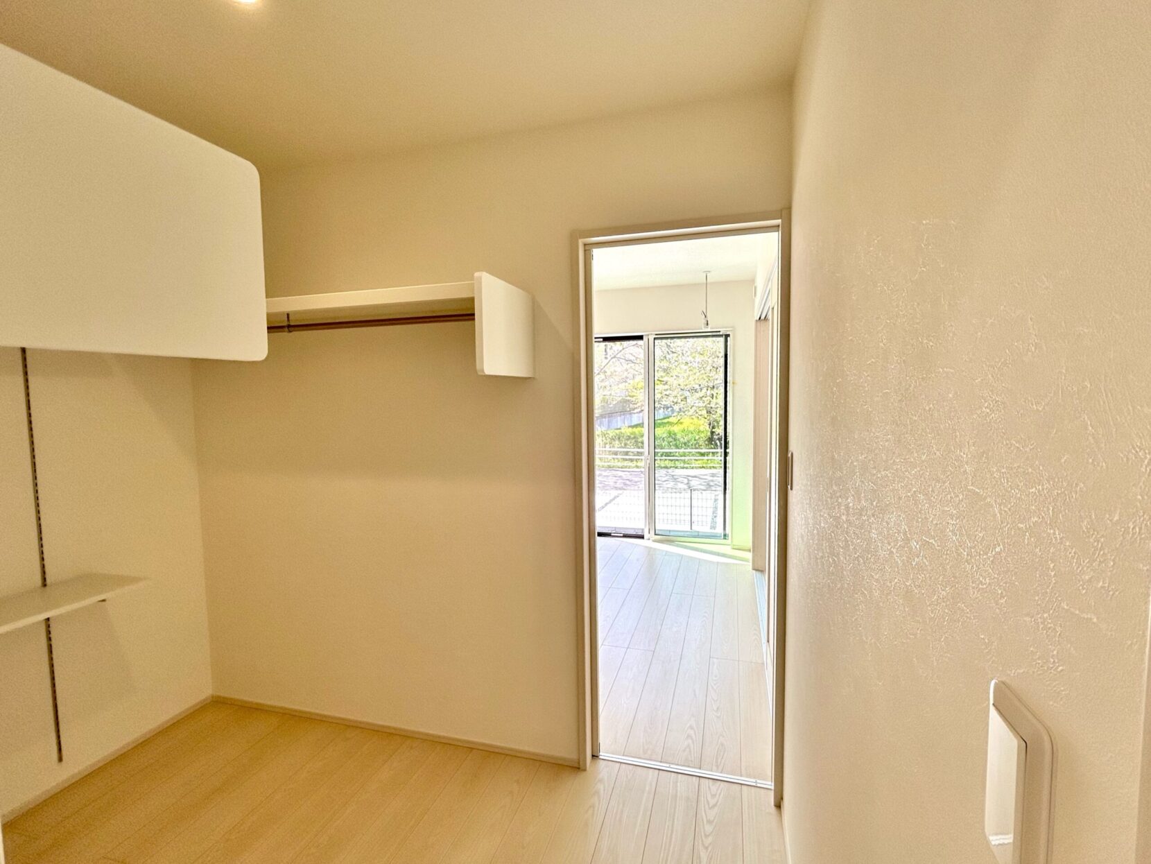 四日市市川島町　西棟【内覧可能】