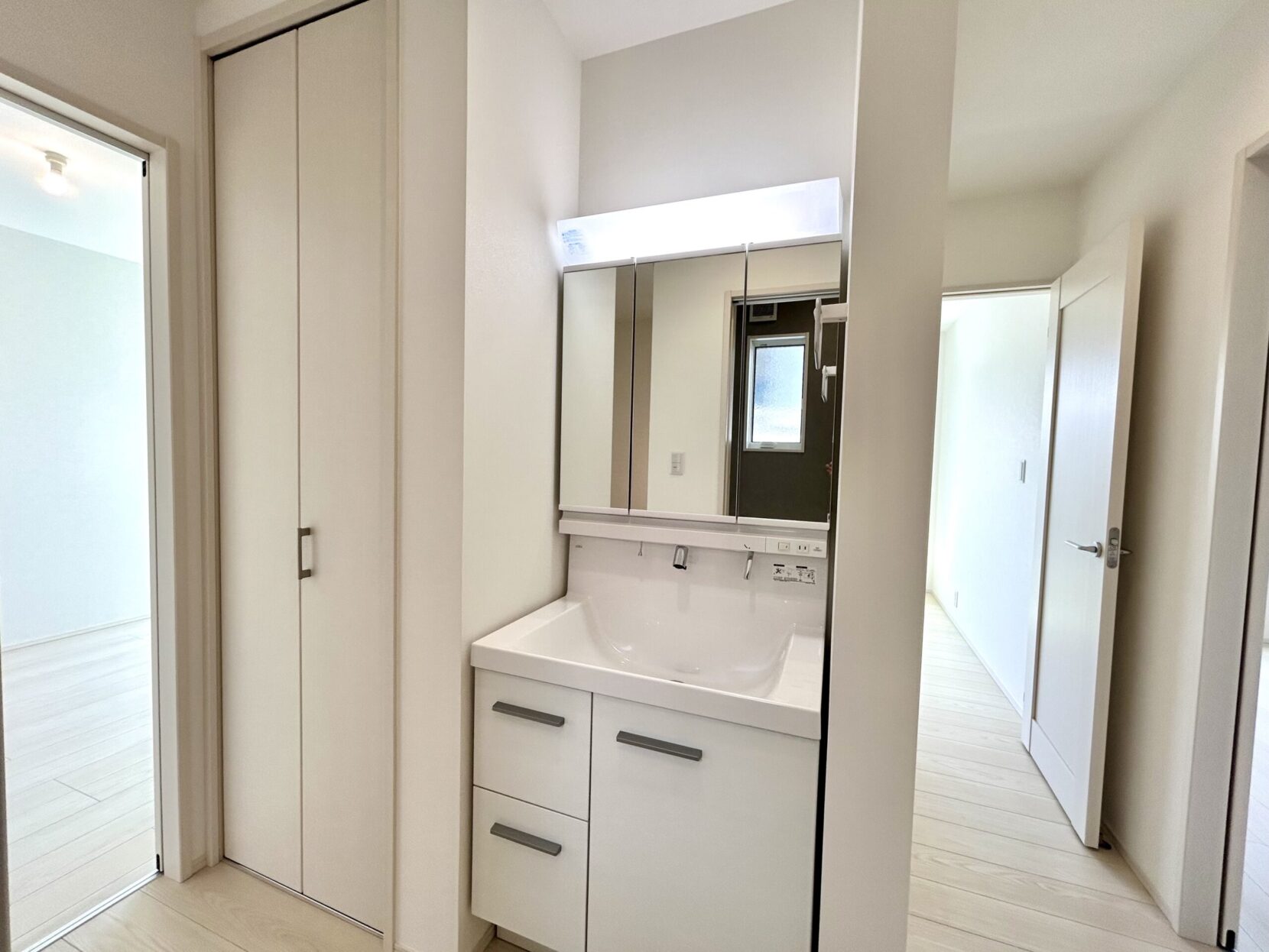 四日市市川島町　西棟【内覧可能】