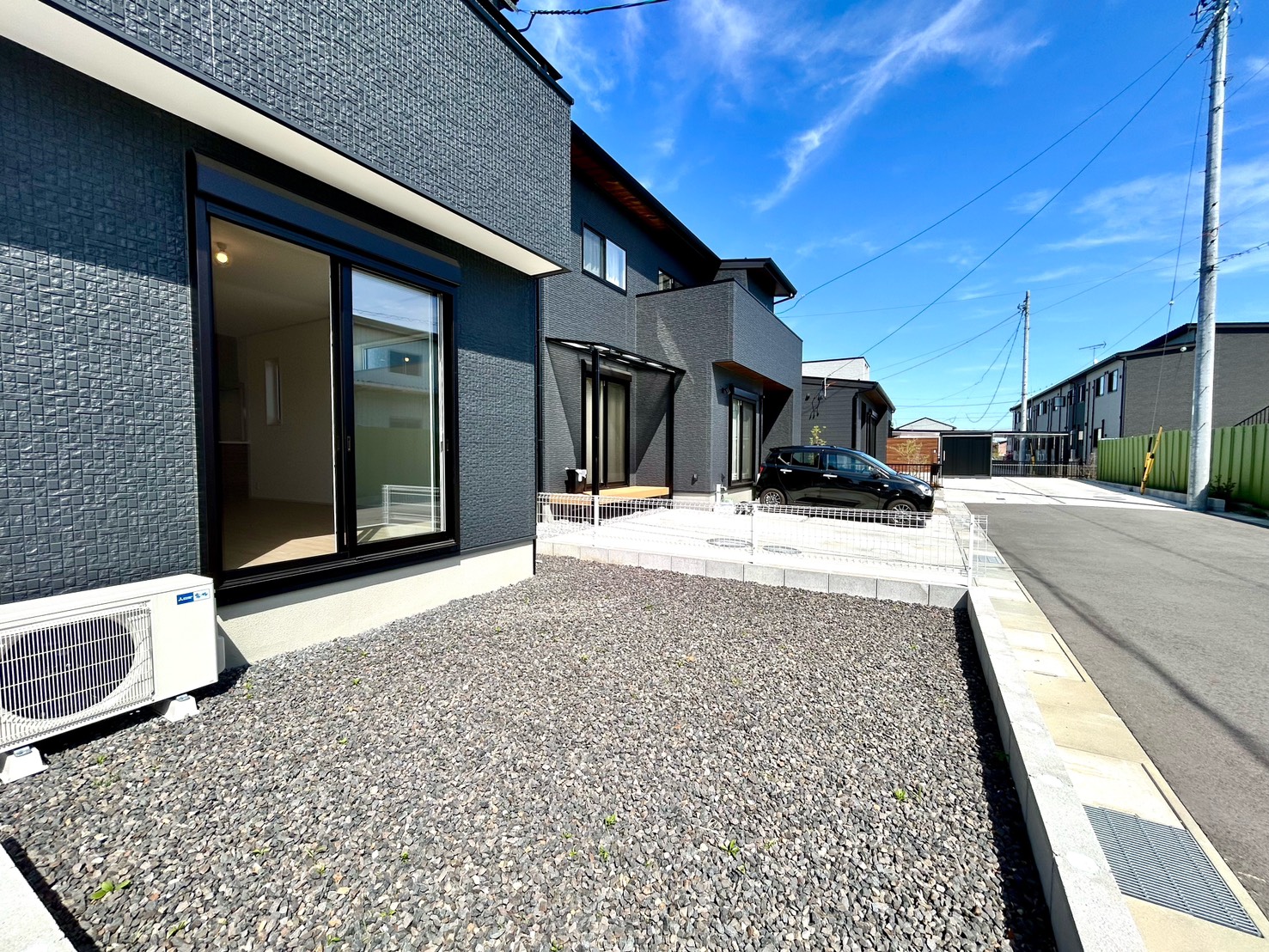 四日市市大治田三丁目　東棟【内覧可能】