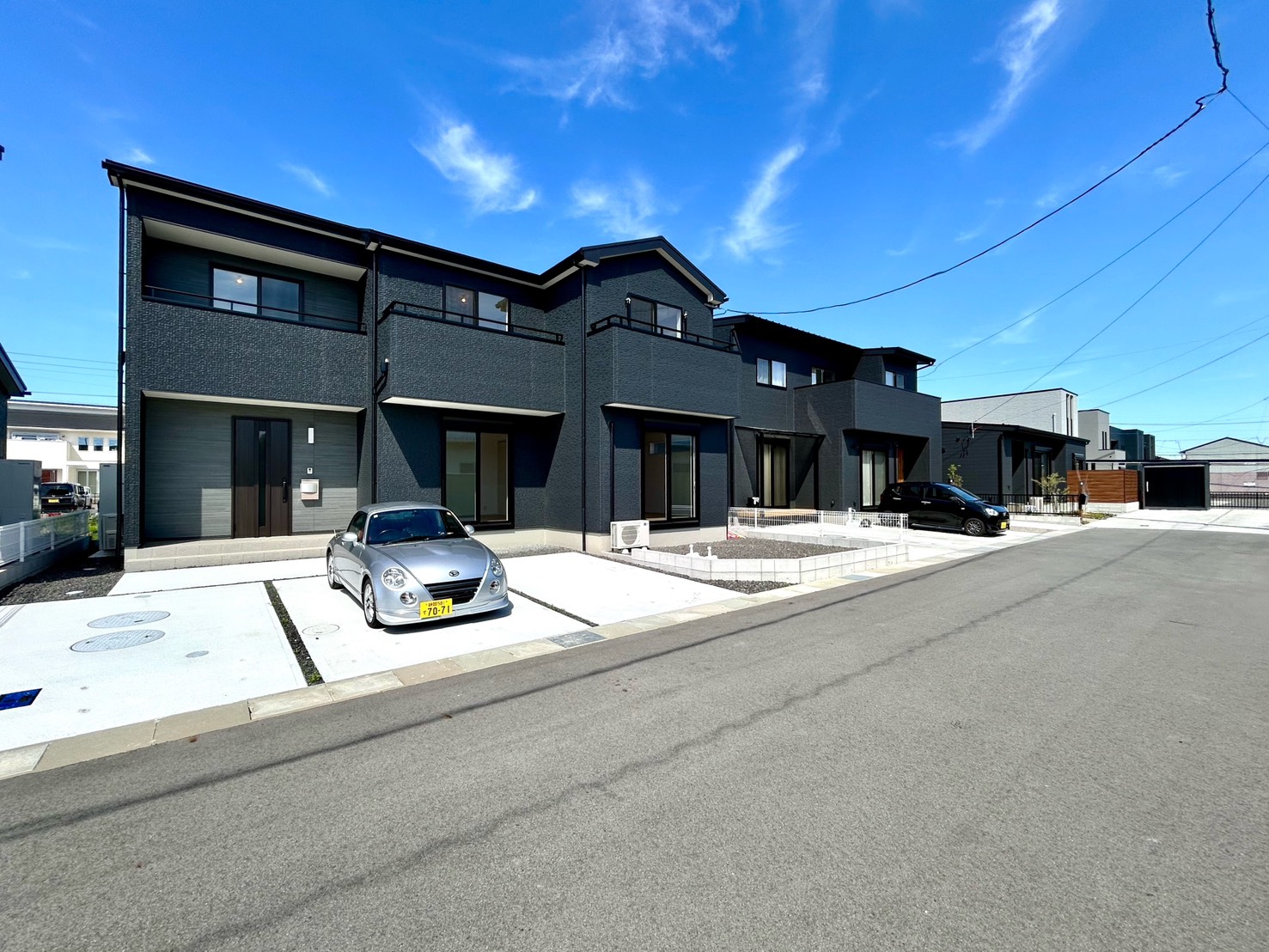 四日市市大治田三丁目　東棟【内覧可能】