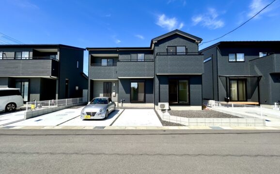 四日市市大治田三丁目　東棟【内覧可能】