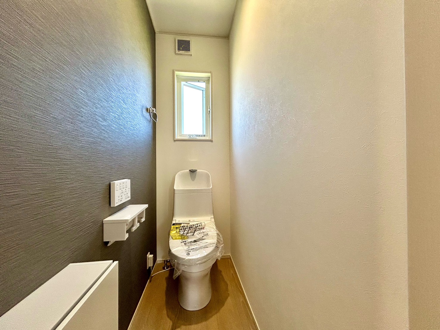 四日市市大治田三丁目　東棟【内覧可能】