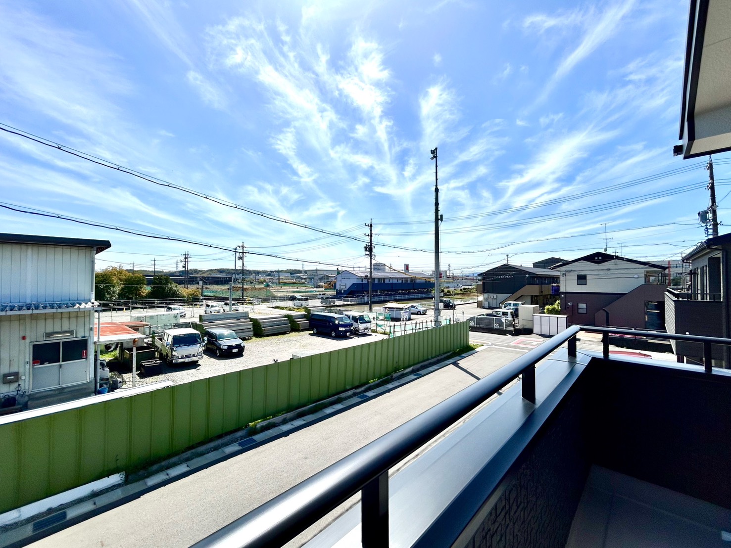 四日市市大治田三丁目　東棟【内覧可能】