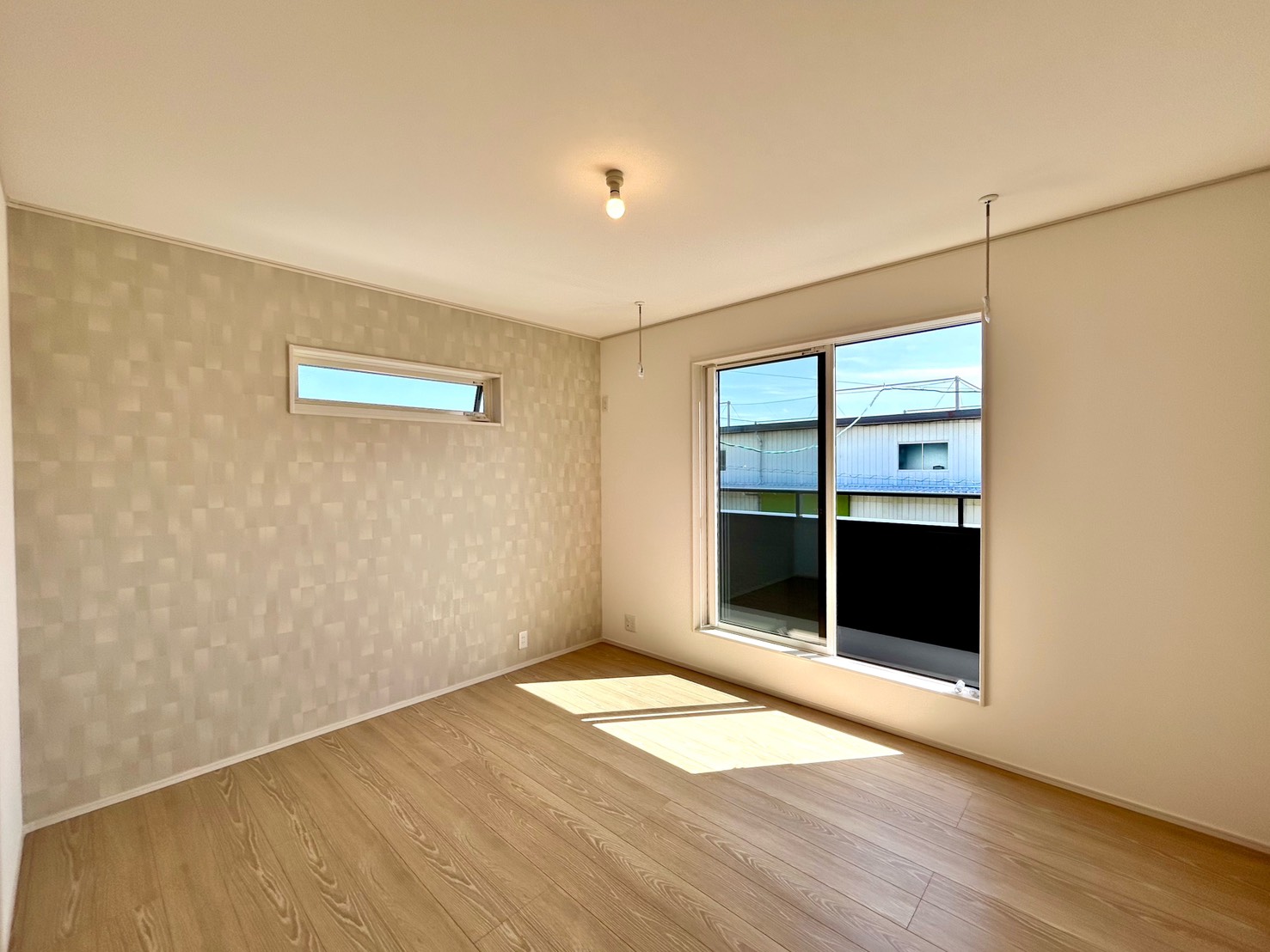 四日市市大治田三丁目　東棟【内覧可能】