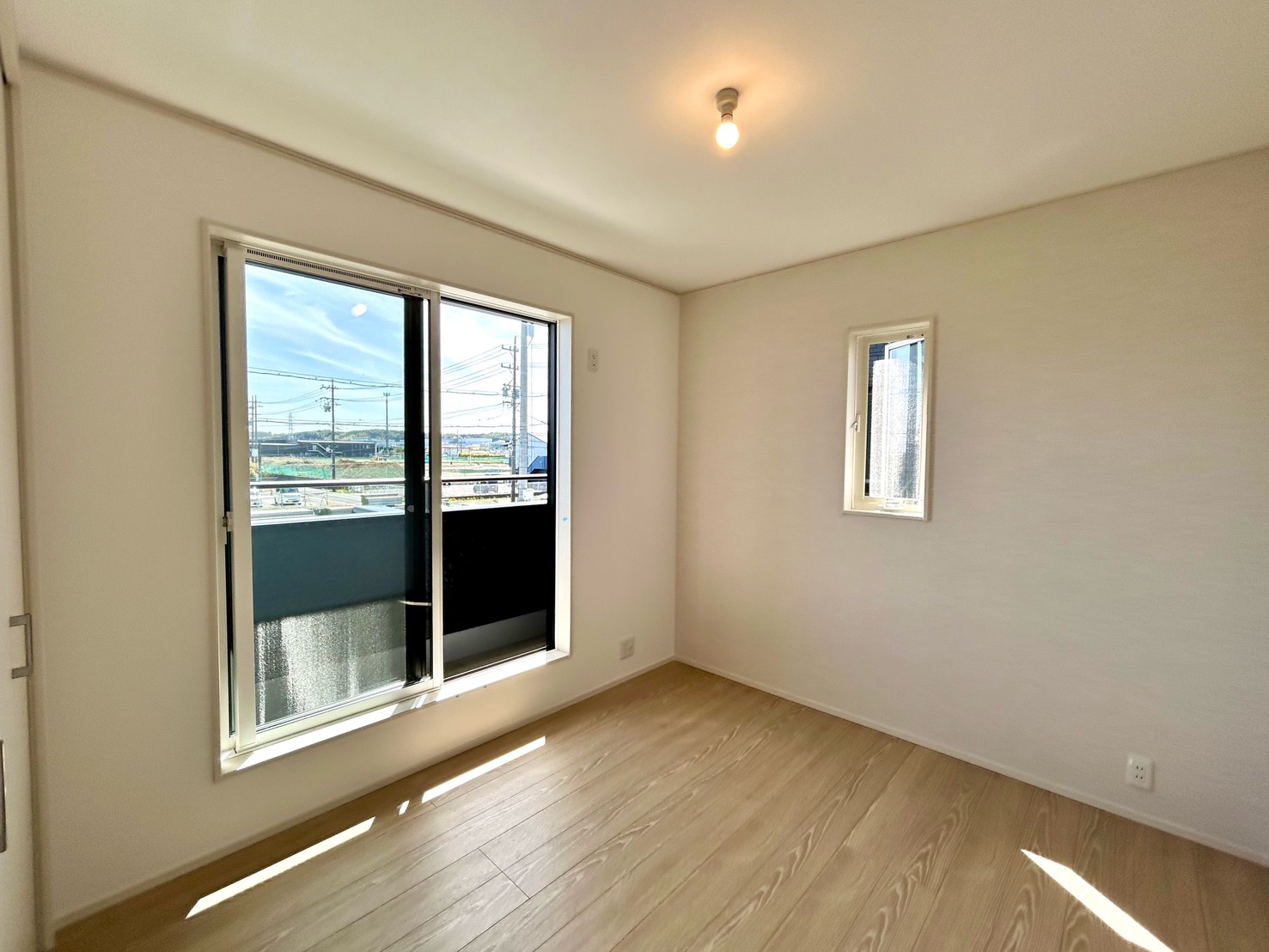 四日市市大治田三丁目　東棟【内覧可能】