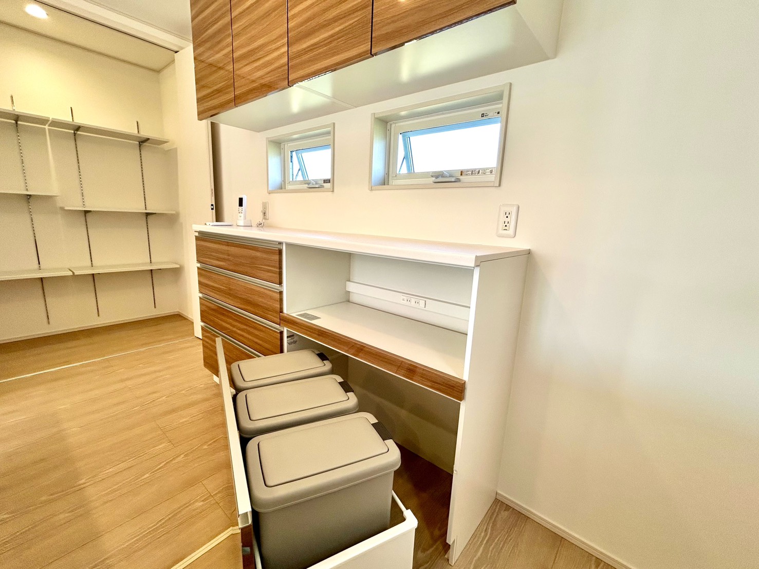 四日市市大治田三丁目　東棟【内覧可能】