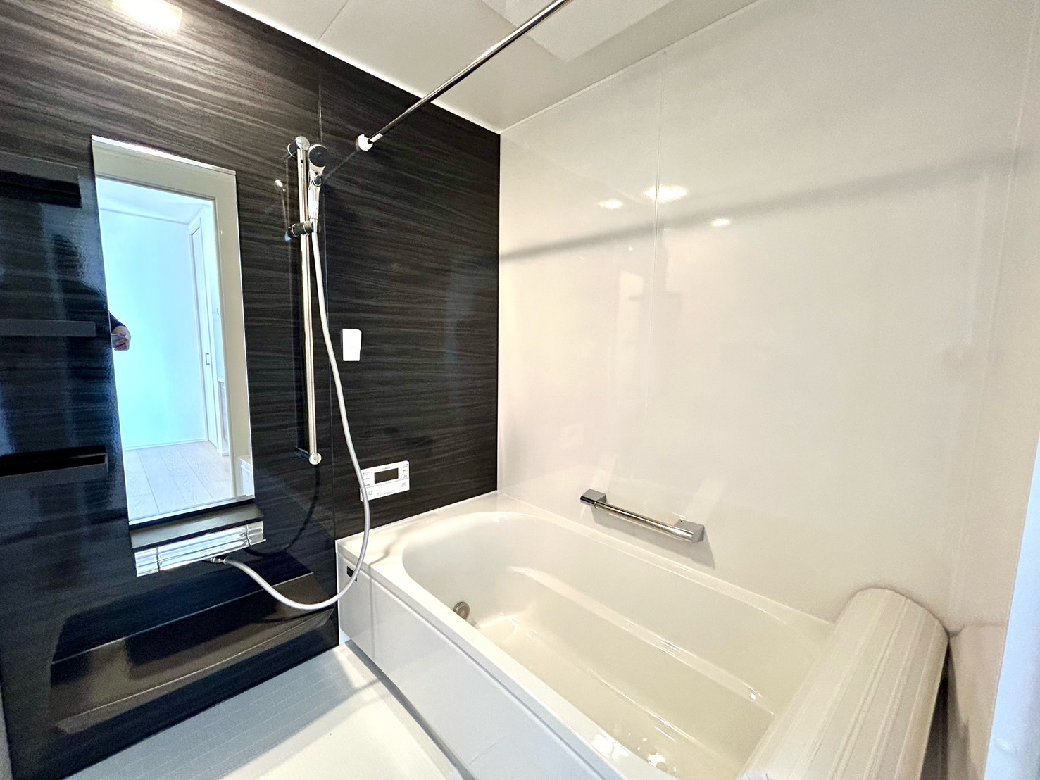 四日市市大治田三丁目　東棟【内覧可能】