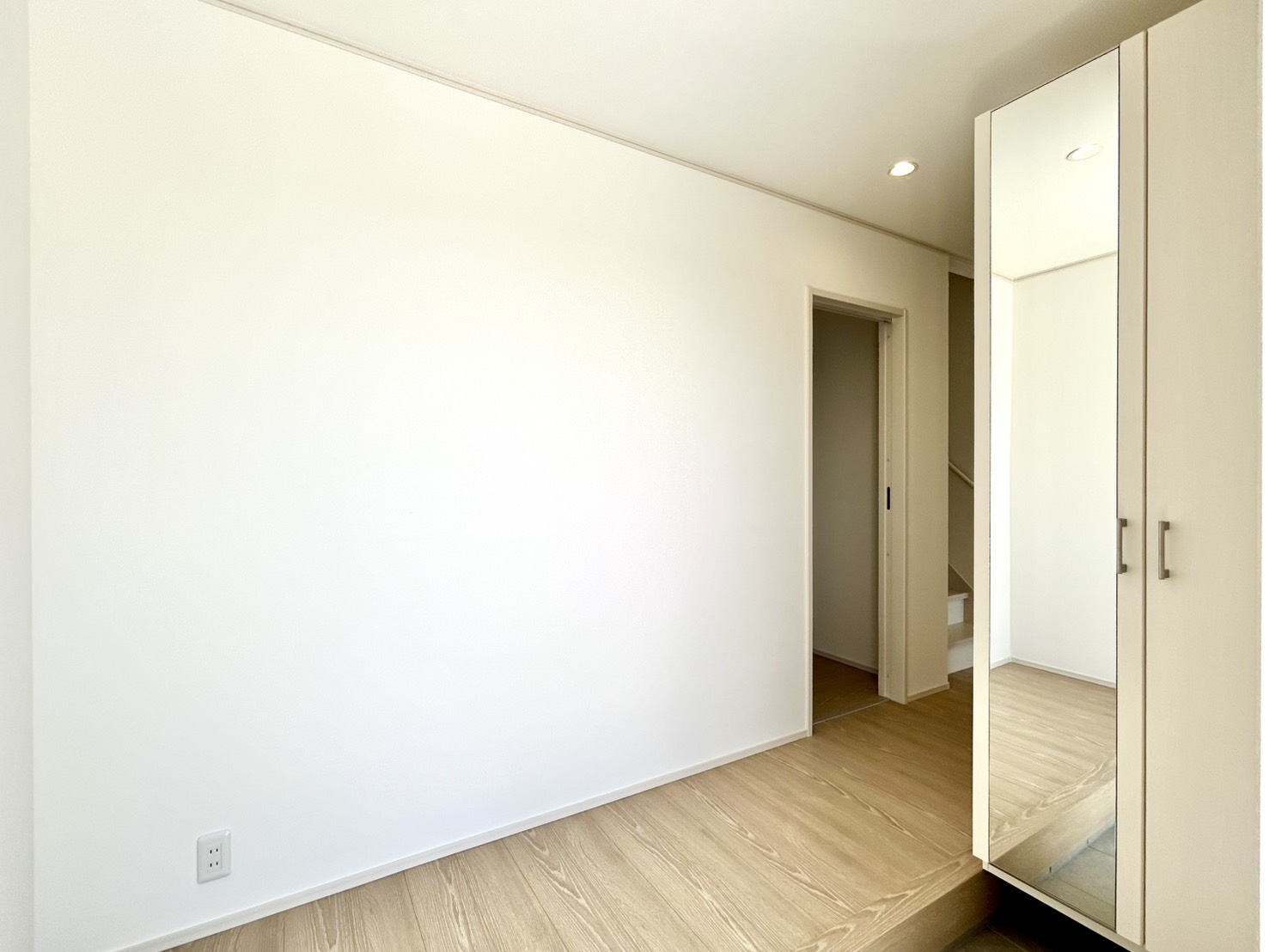 四日市市大治田三丁目　東棟【内覧可能】