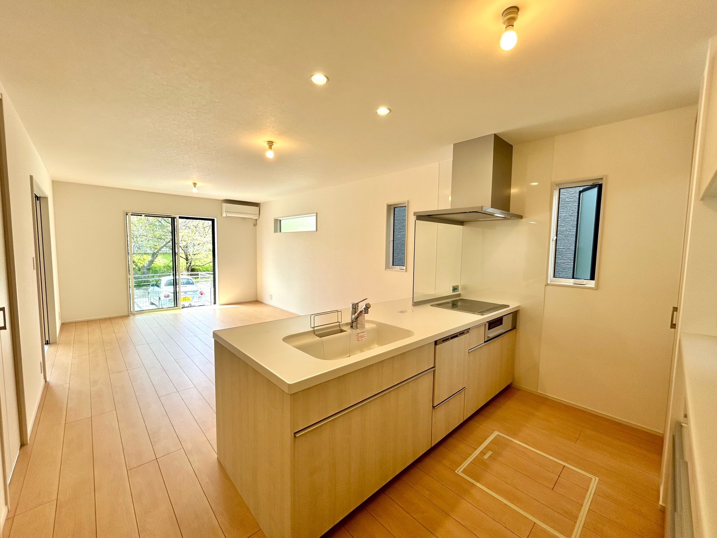 四日市市川島町　東棟【内覧可能】