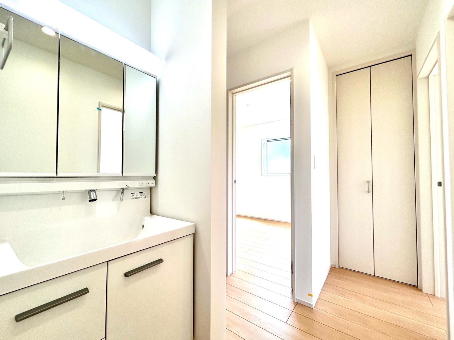 四日市市川島町　東棟【内覧可能】