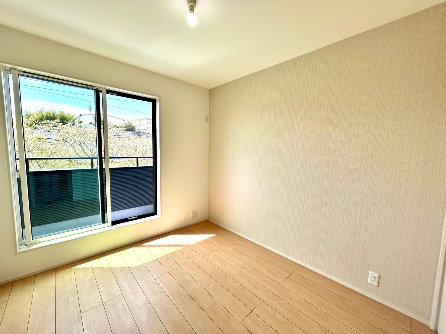 四日市市川島町　東棟【内覧可能】