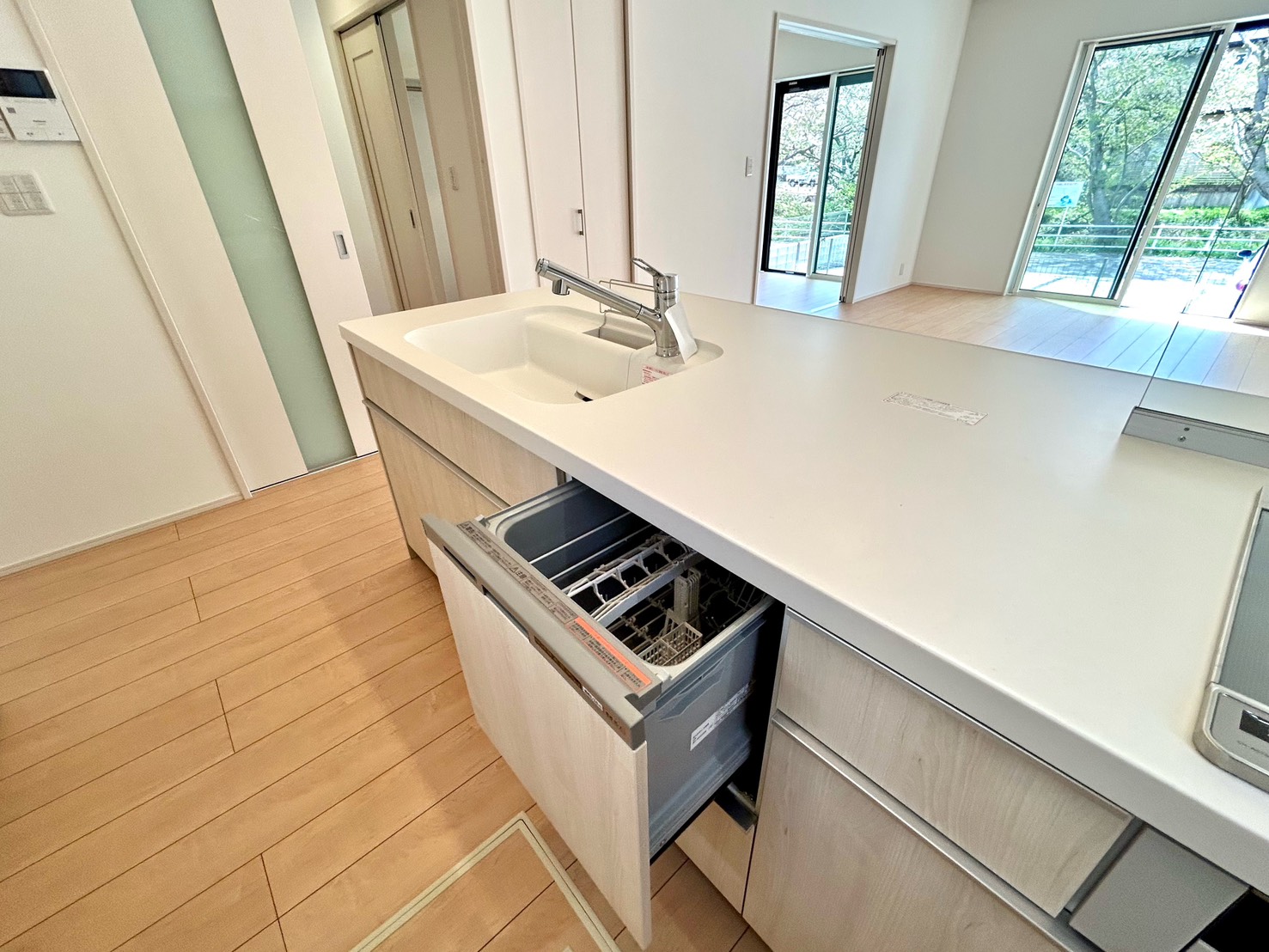 四日市市川島町　東棟【内覧可能】