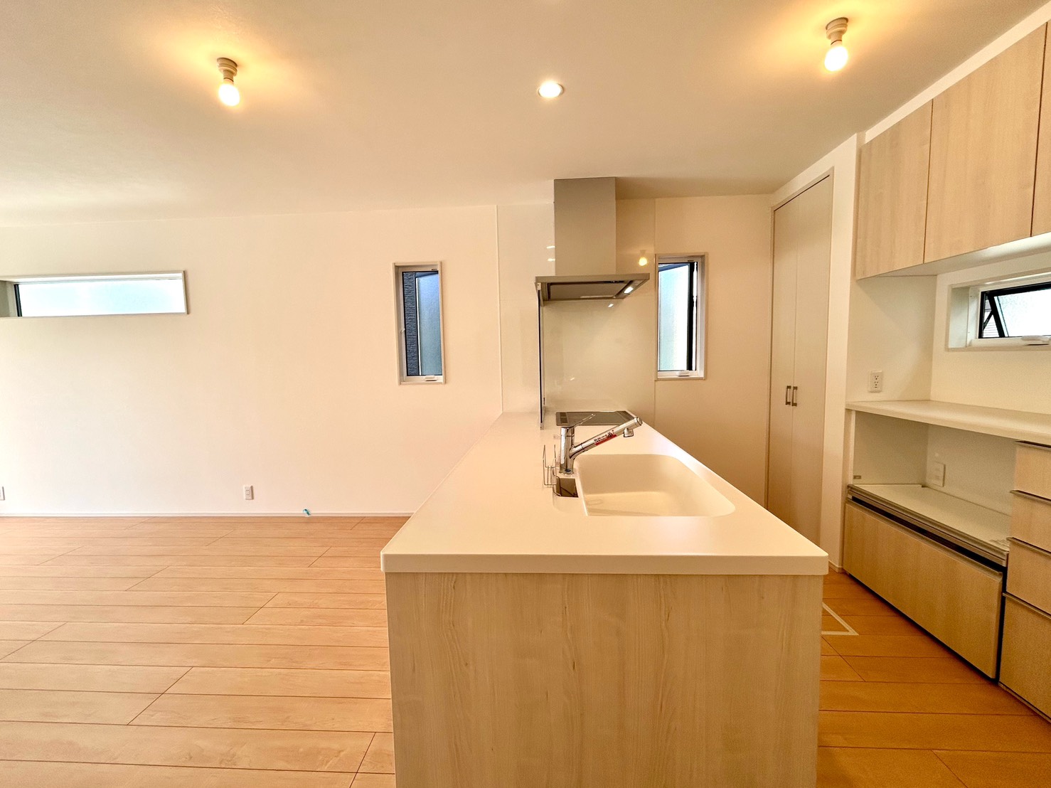 四日市市川島町　東棟【内覧可能】