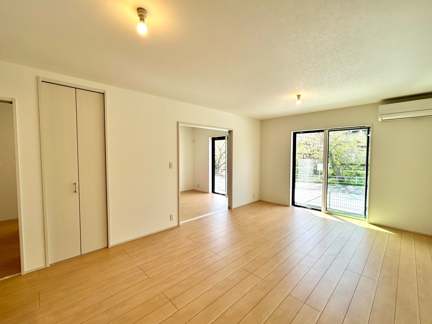 四日市市川島町　東棟【内覧可能】