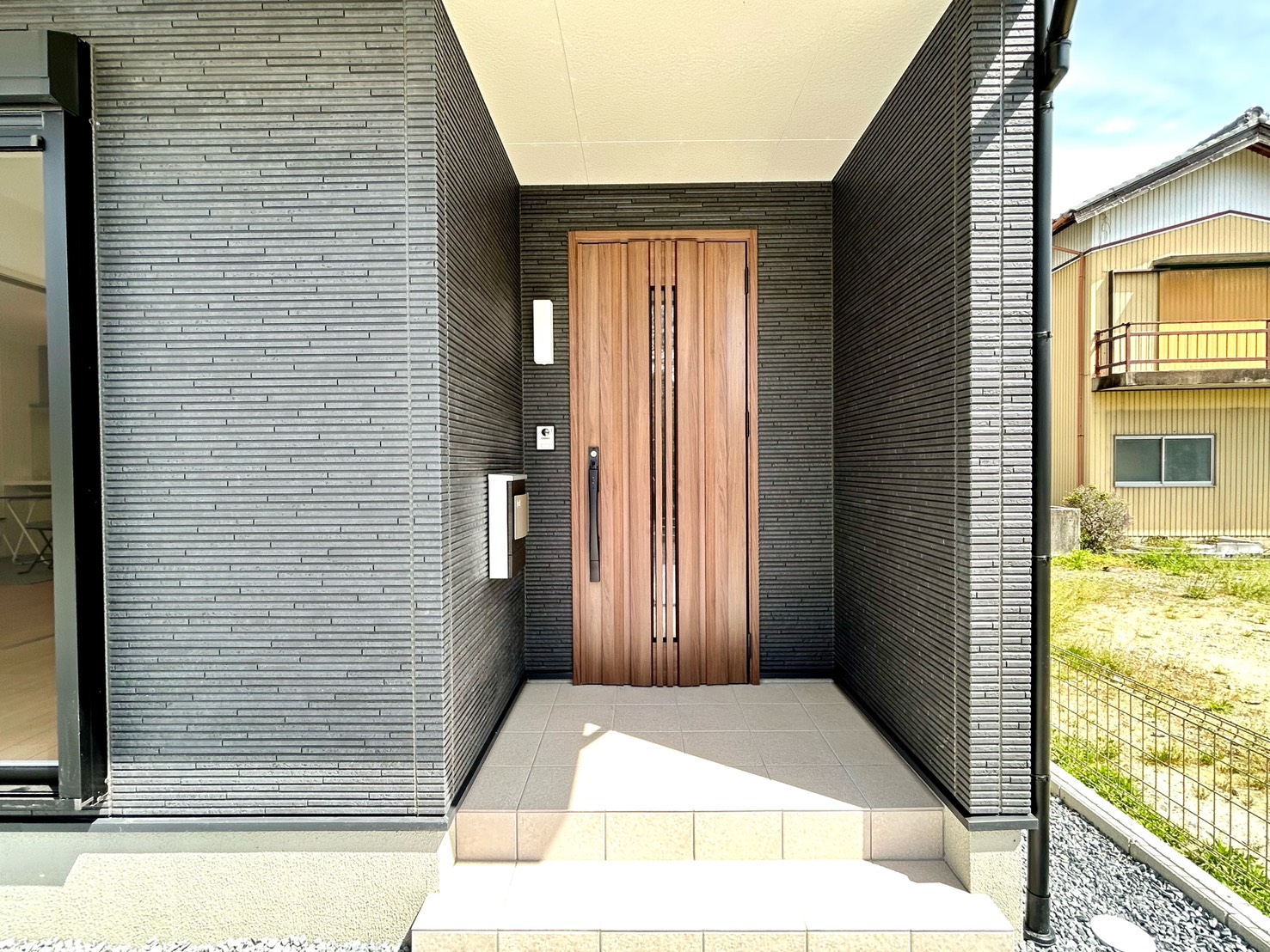 四日市市川島町　東棟【内覧可能】