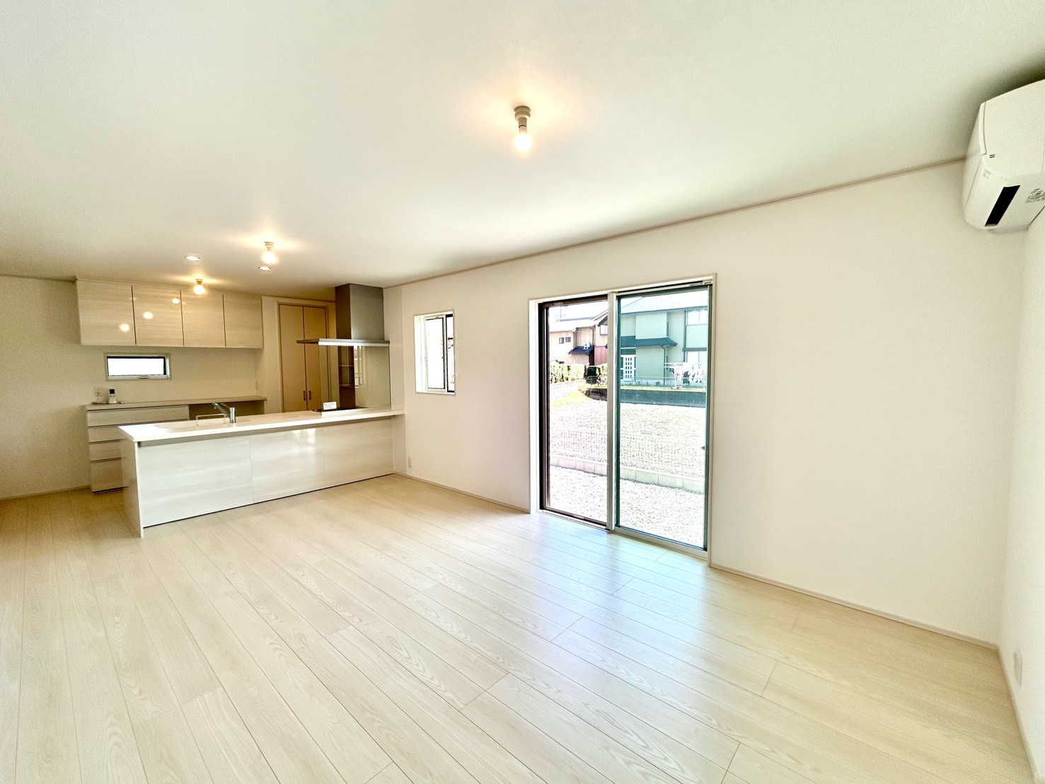 四日市市采女町　南棟【内覧可能】