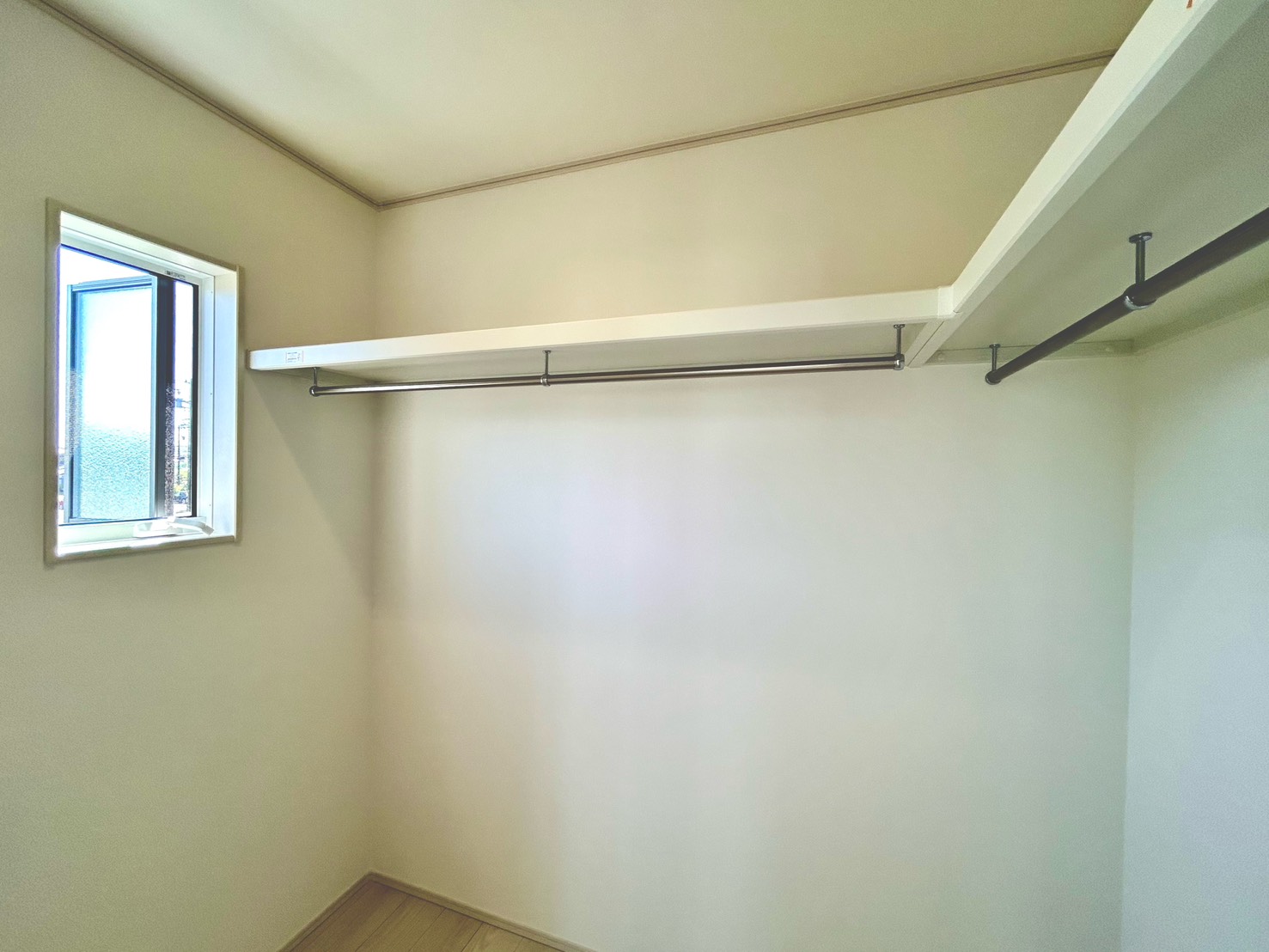 四日市市采女町　南棟【内覧可能】