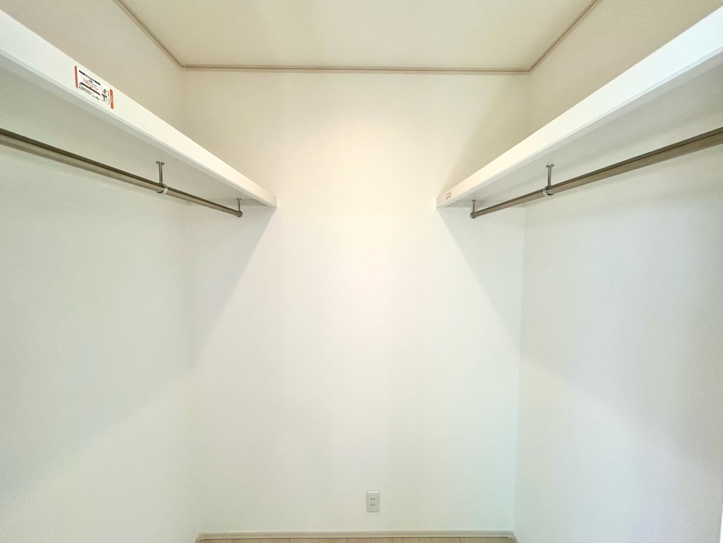 四日市市采女町　南棟【内覧可能】