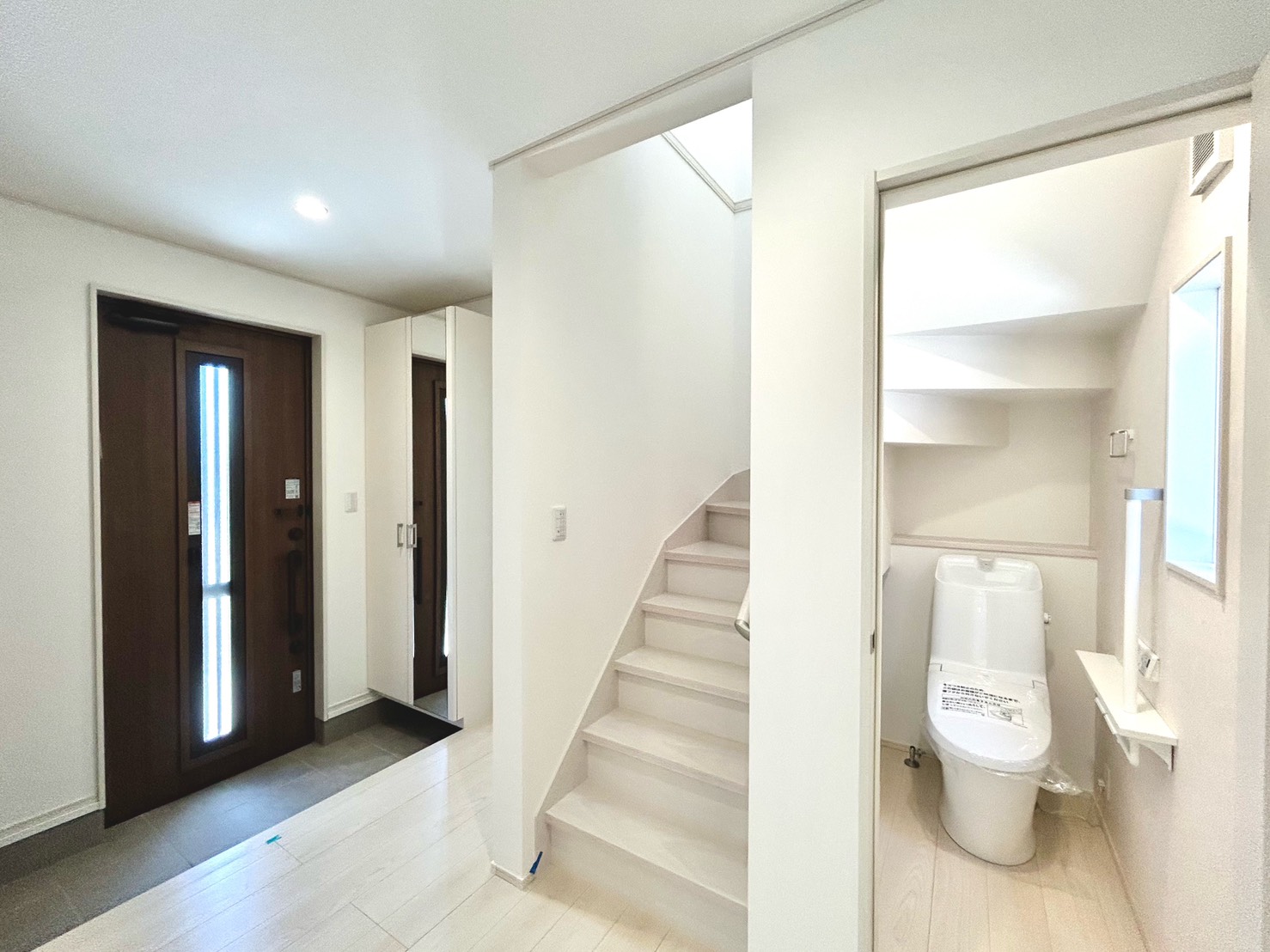 四日市市采女町　南棟【内覧可能】