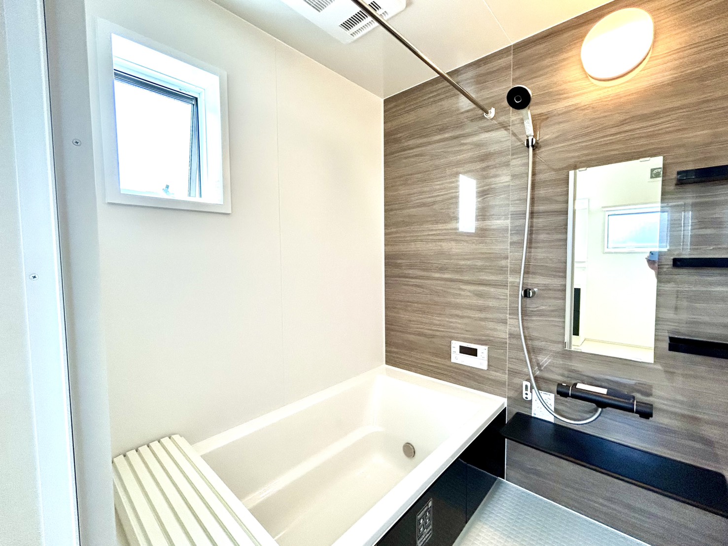 四日市市采女町　南棟【内覧可能】