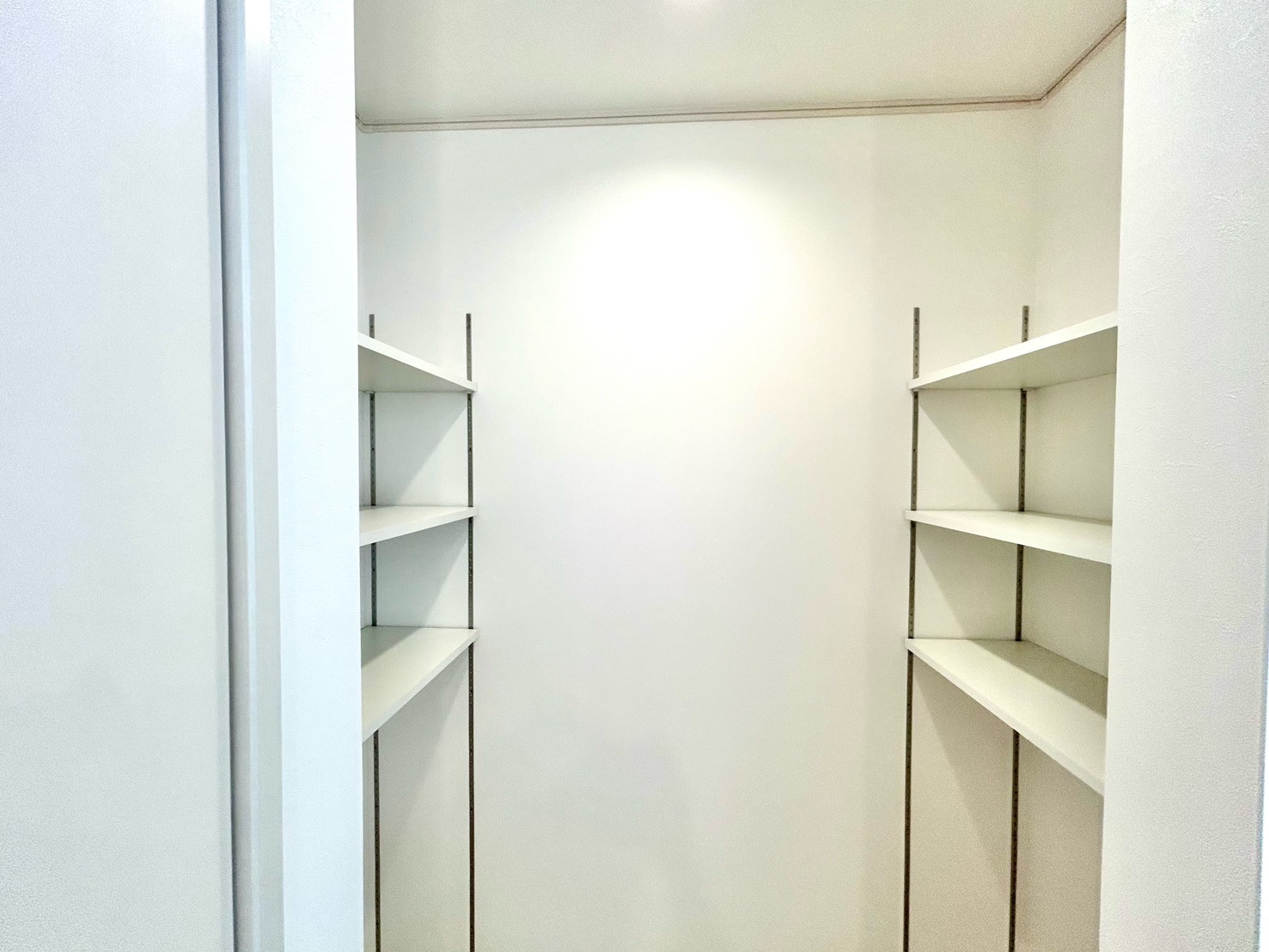 四日市市采女町　南棟【内覧可能】