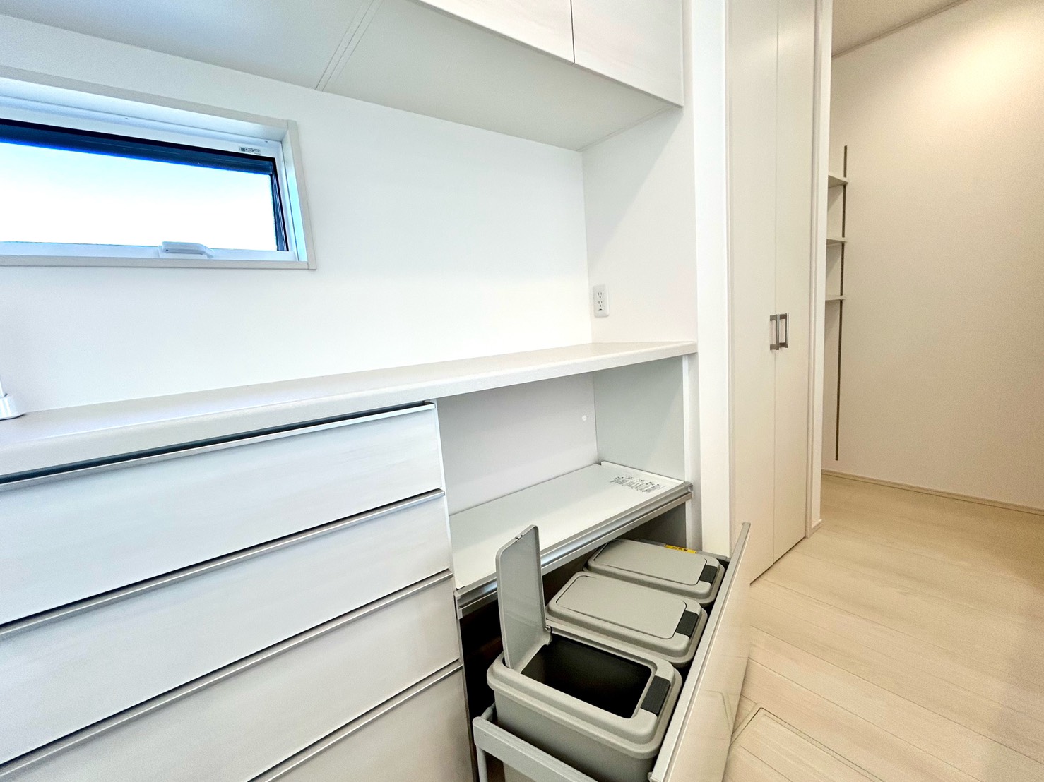 四日市市采女町　南棟【内覧可能】