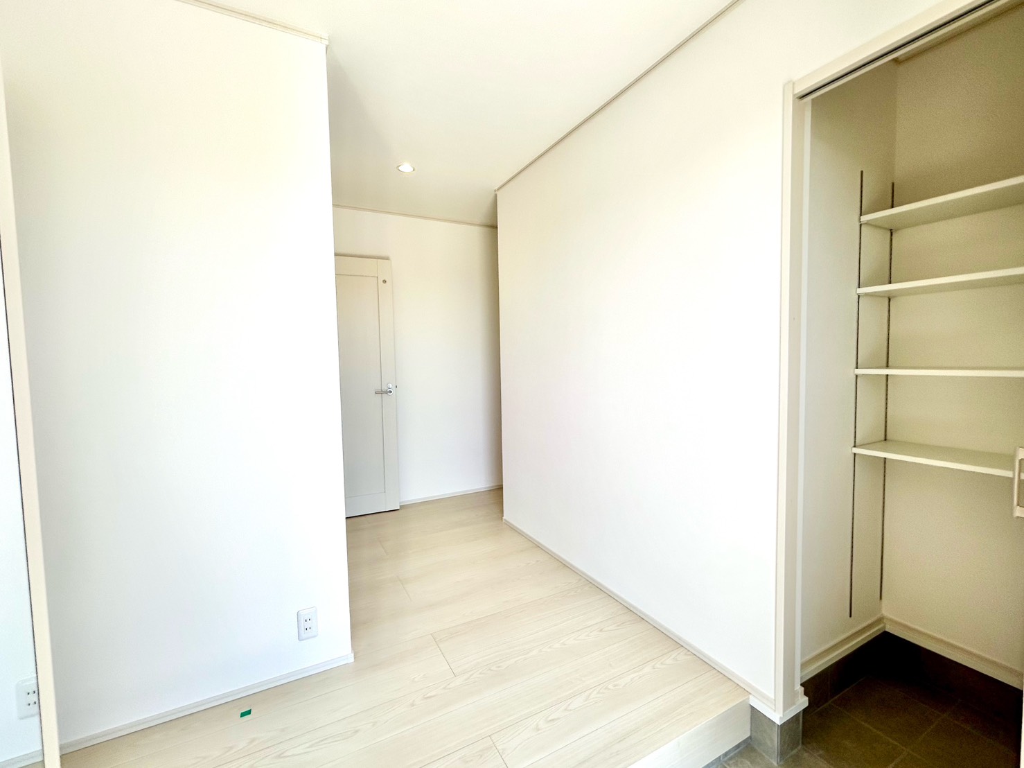 四日市市采女町　南棟【内覧可能】