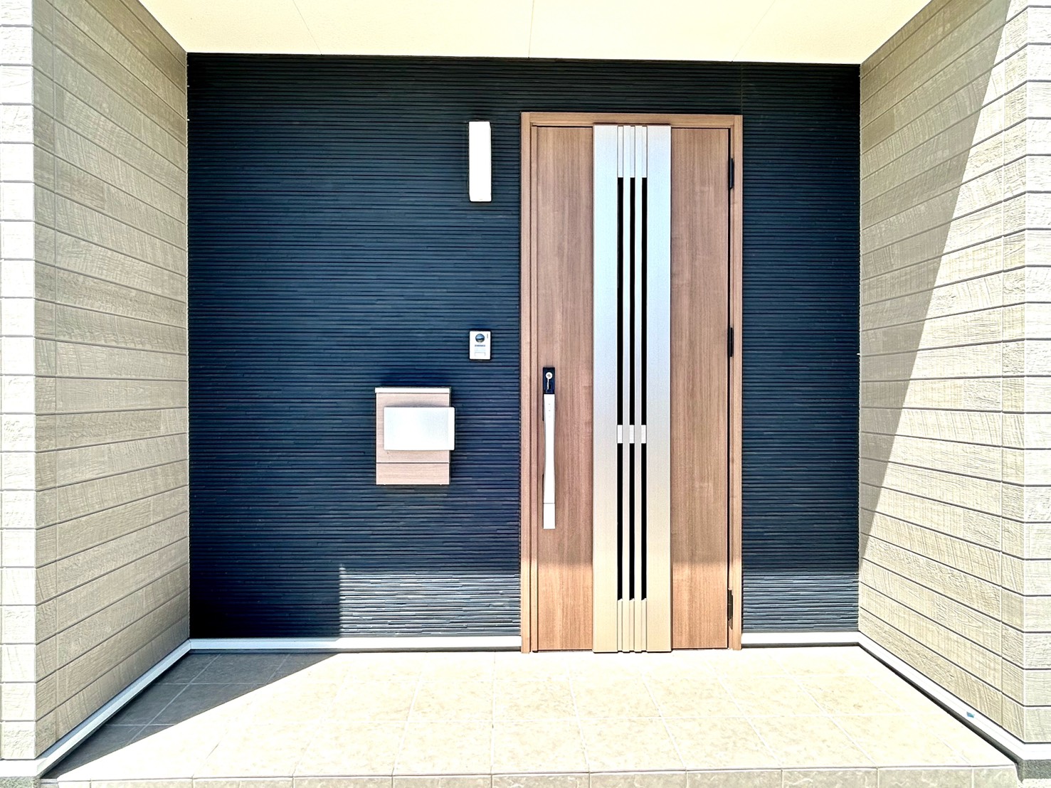 四日市市采女町　南棟【内覧可能】