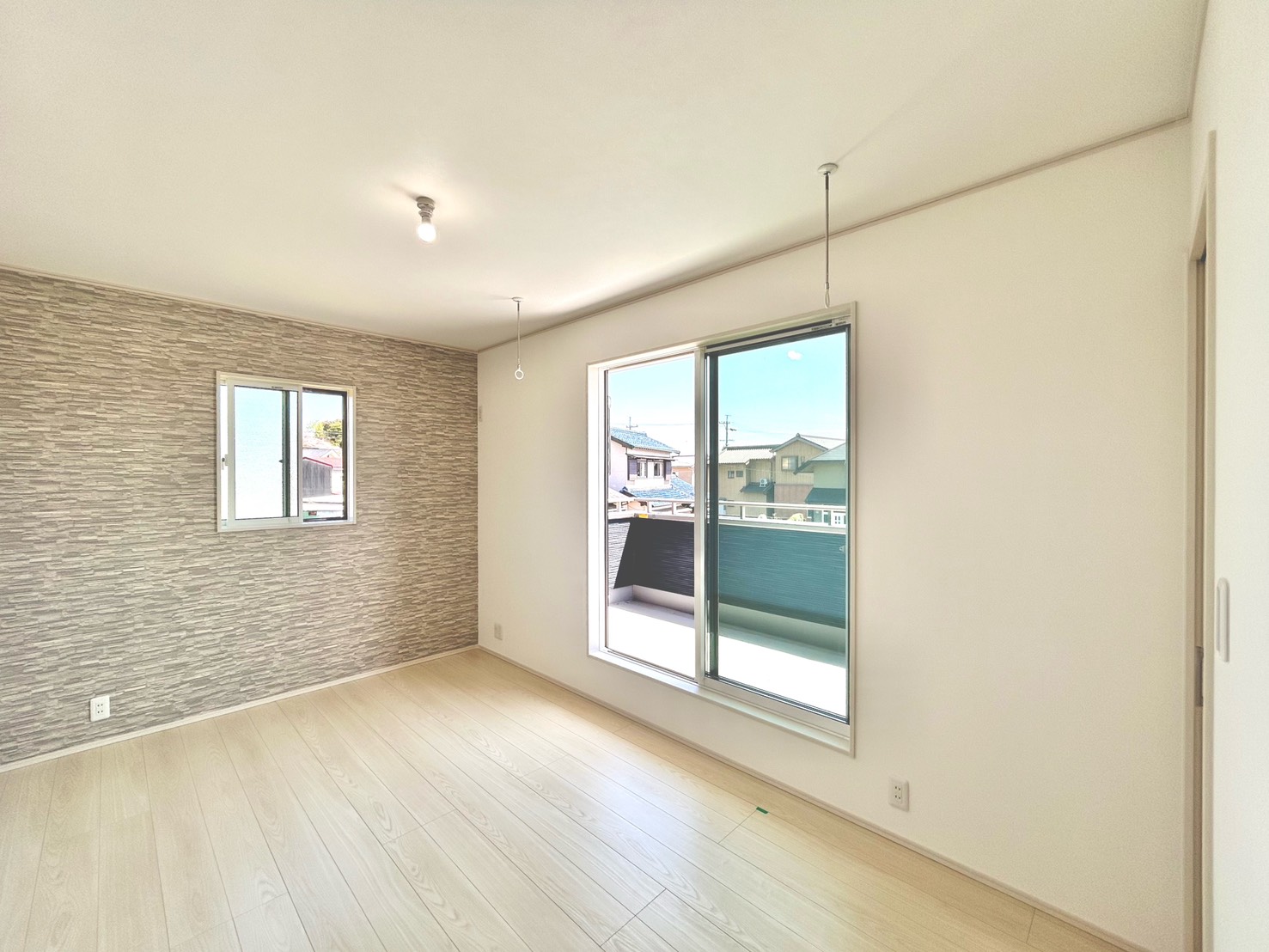 四日市市采女町　南棟【内覧可能】