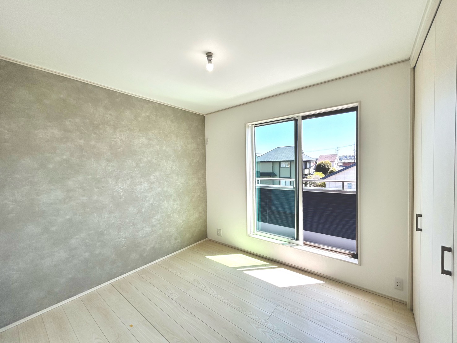 四日市市采女町　南棟【内覧可能】