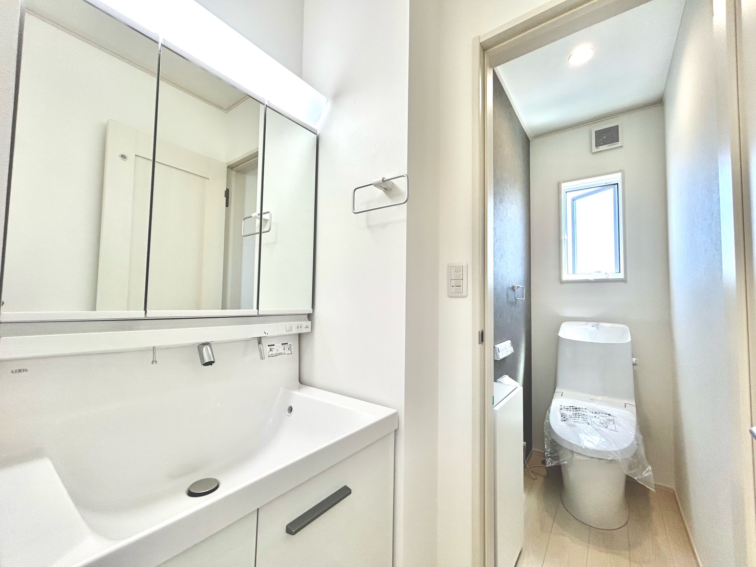 四日市市采女町　南棟【内覧可能】