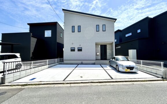 四日市市川北二丁目【内覧可能】