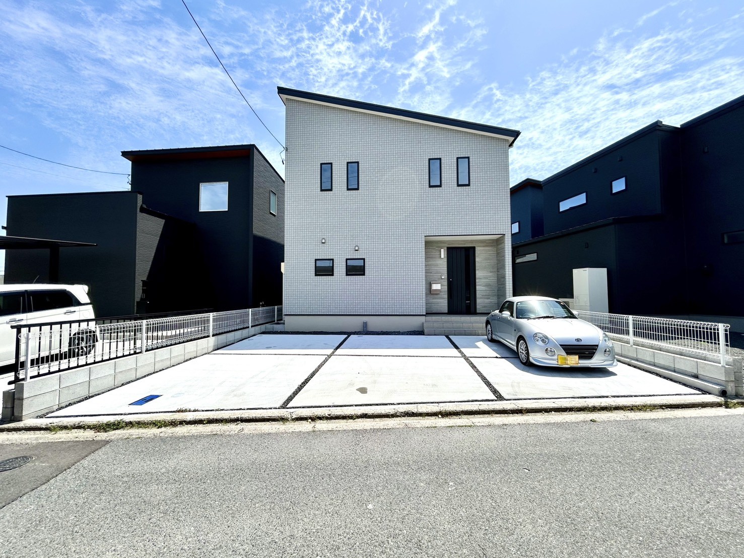 四日市市川北二丁目【内覧可能】