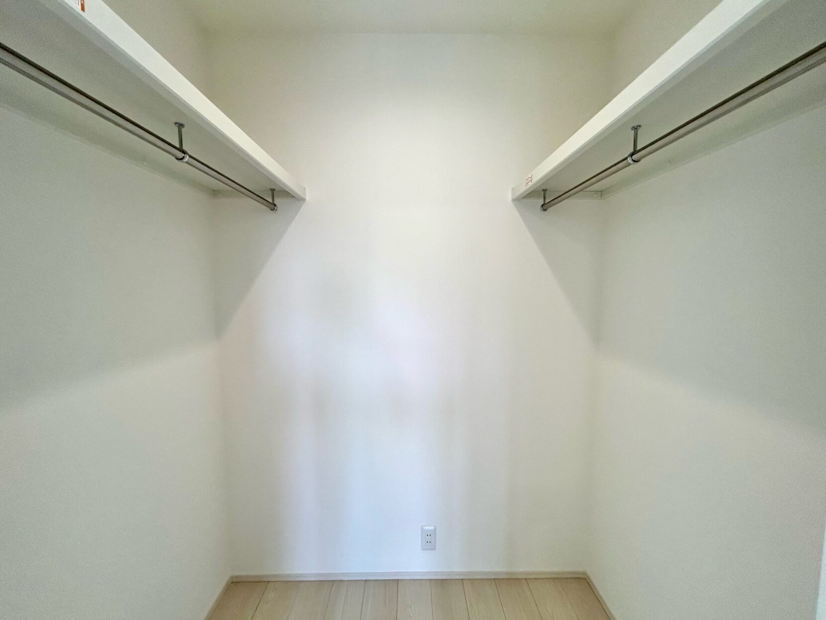 四日市市川島町　西棟【内覧可能】