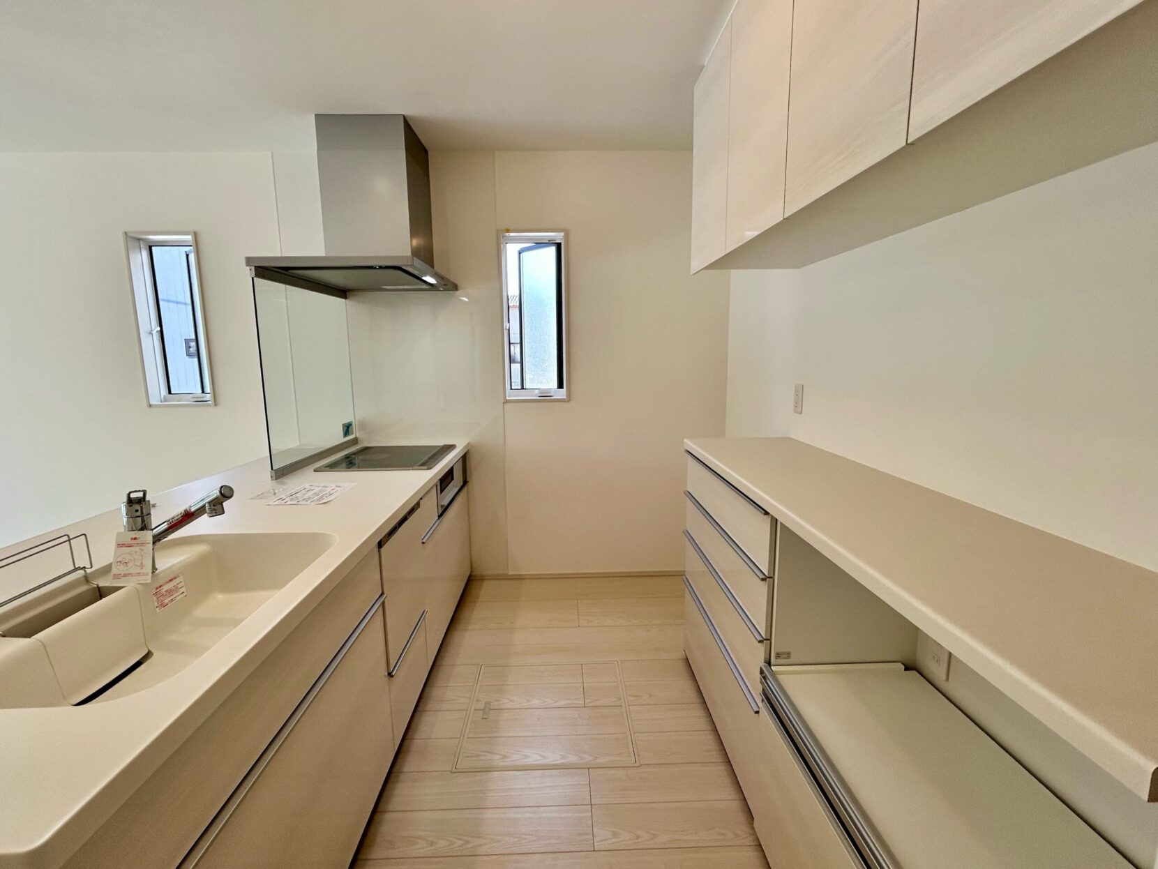 四日市市川島町　西棟【内覧可能】