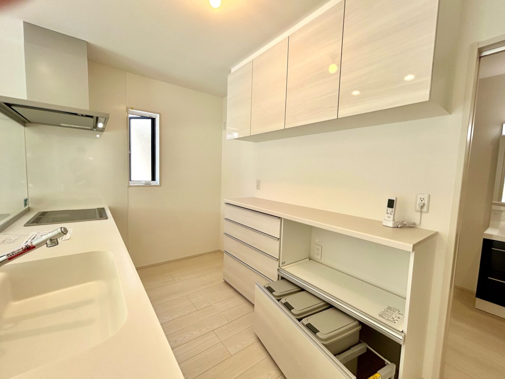 四日市市川島町　西棟【内覧可能】