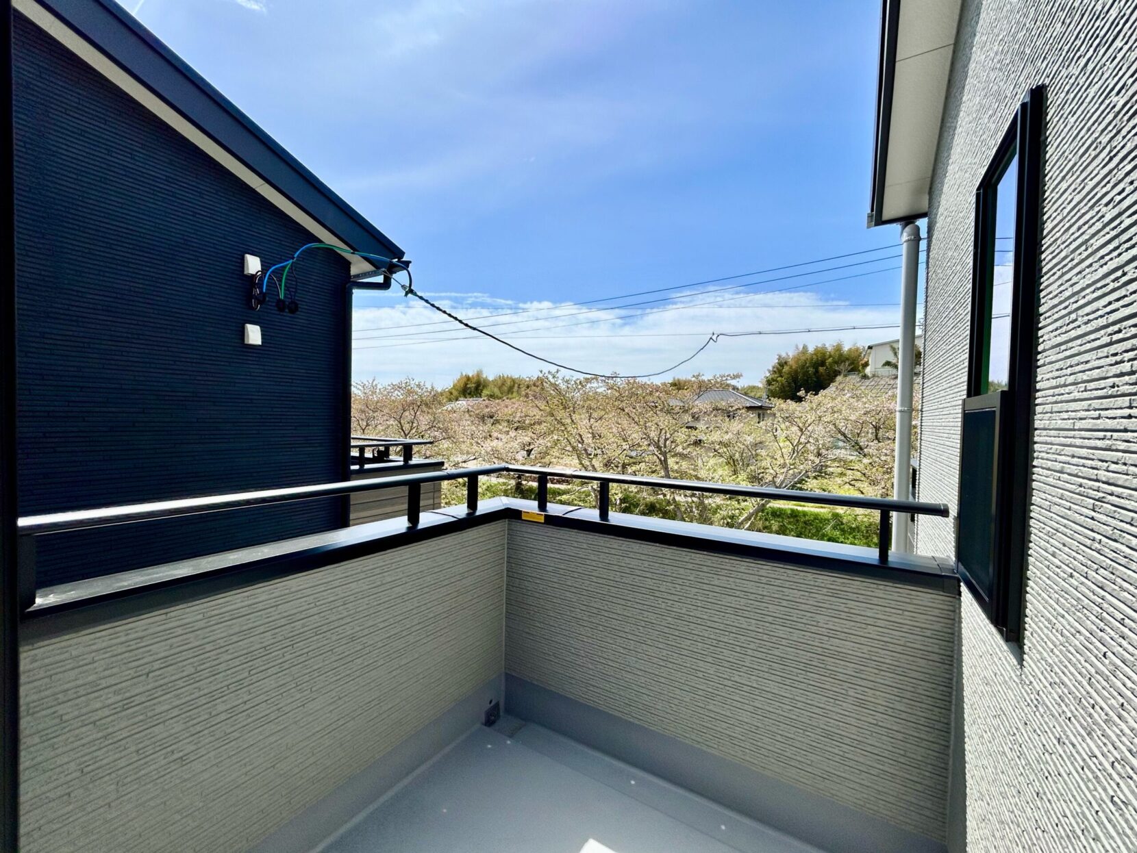 四日市市川島町　西棟【内覧可能】