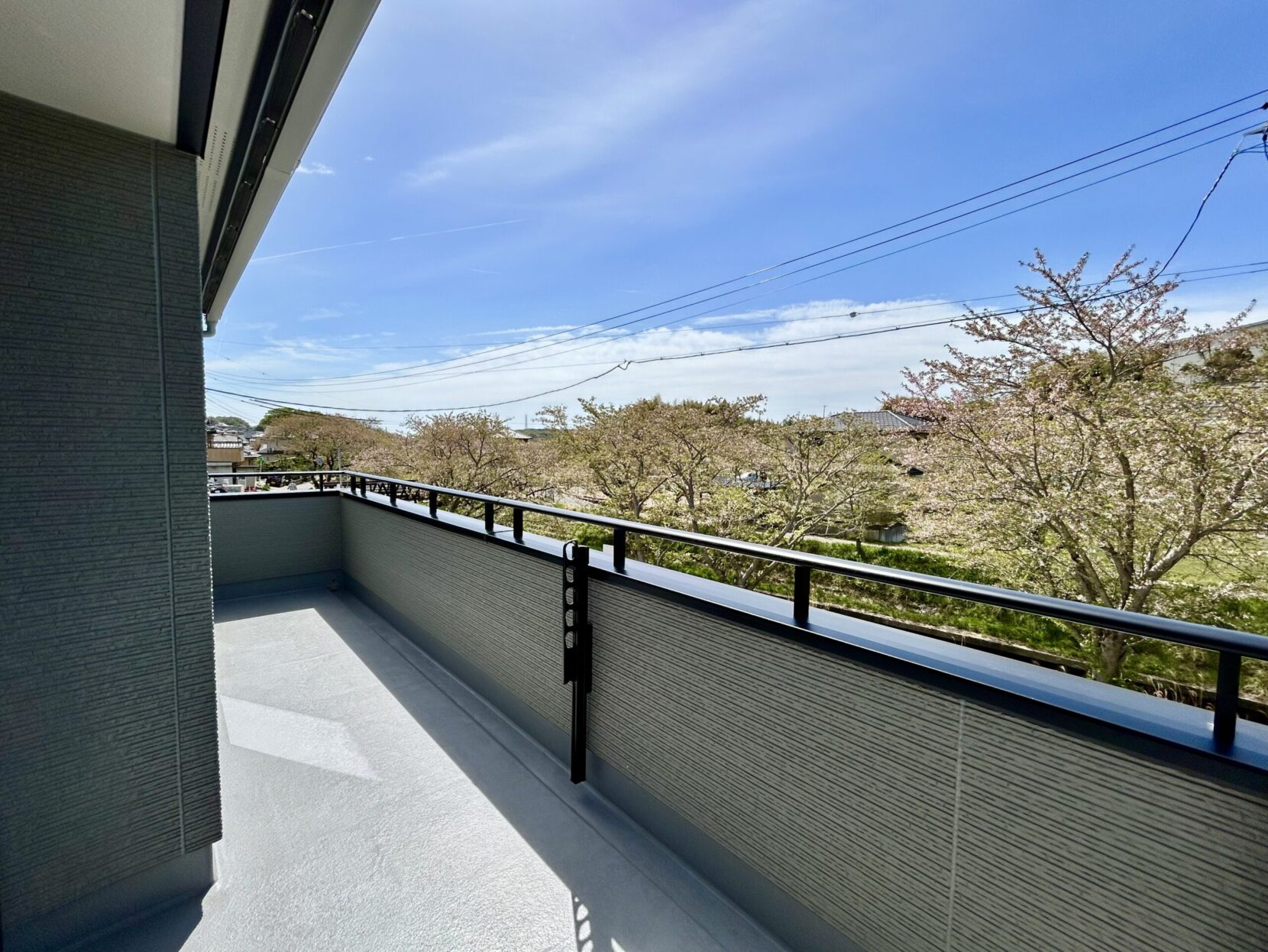 四日市市川島町　西棟【内覧可能】