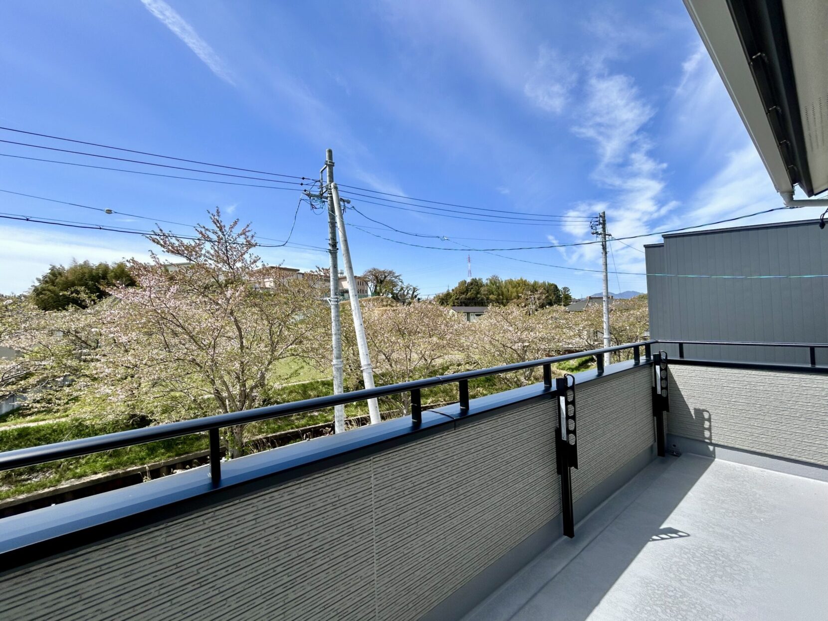 四日市市川島町　西棟【内覧可能】