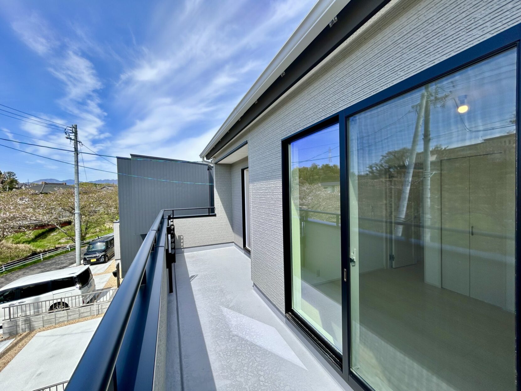 四日市市川島町　西棟【内覧可能】