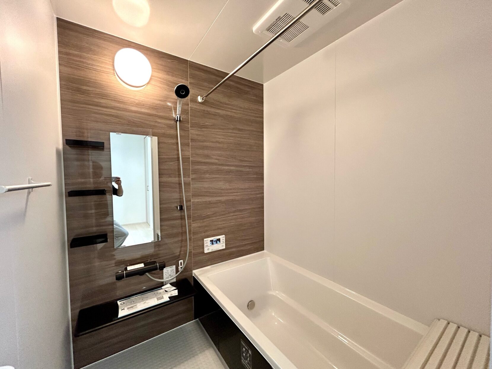 四日市市川島町　西棟【内覧可能】