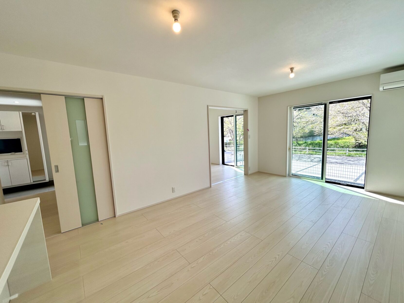 四日市市川島町　西棟【内覧可能】