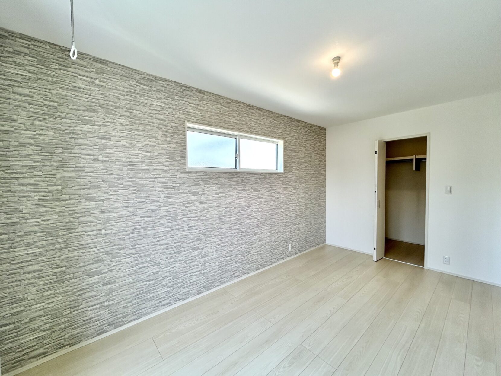 四日市市川島町　西棟【内覧可能】