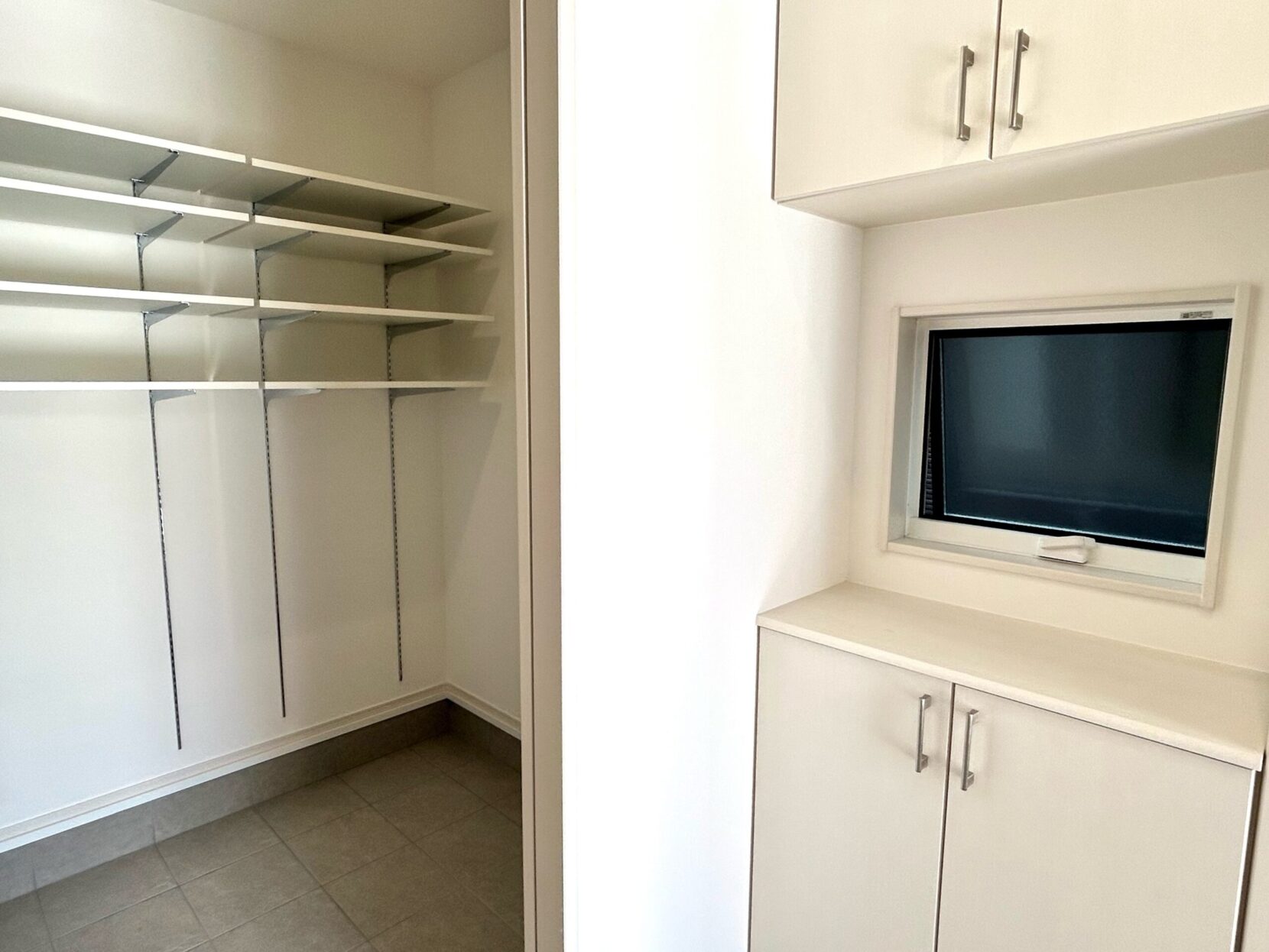 四日市市川島町　西棟【内覧可能】