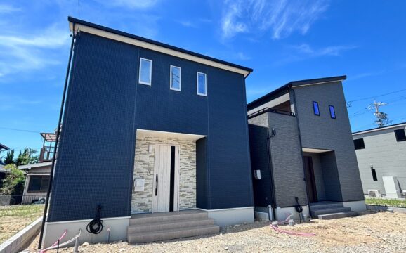 豊川市三蔵子町2期 南棟【内覧可能】